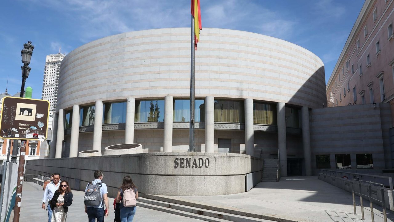 Fachada del Senado, en la calle de Bailén, Madrid (Foto: Marta Fernández / Europa Press).