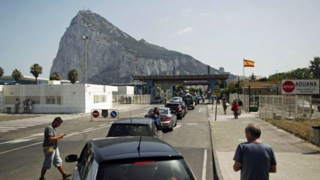 Controles en la frontera de Gibraltar.