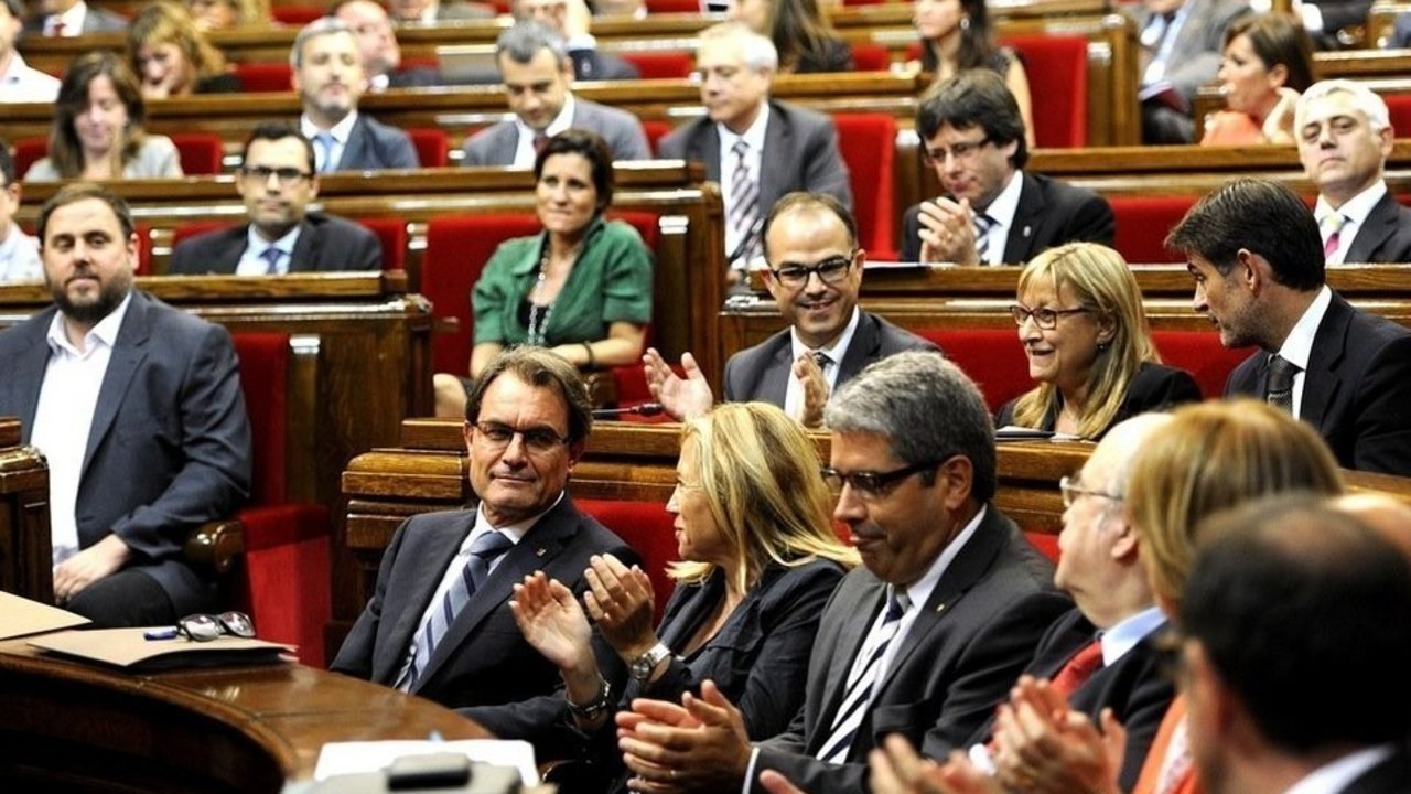 Artur Mas en el Parlament después de aprobar el anteproyecto sobre la consulta.