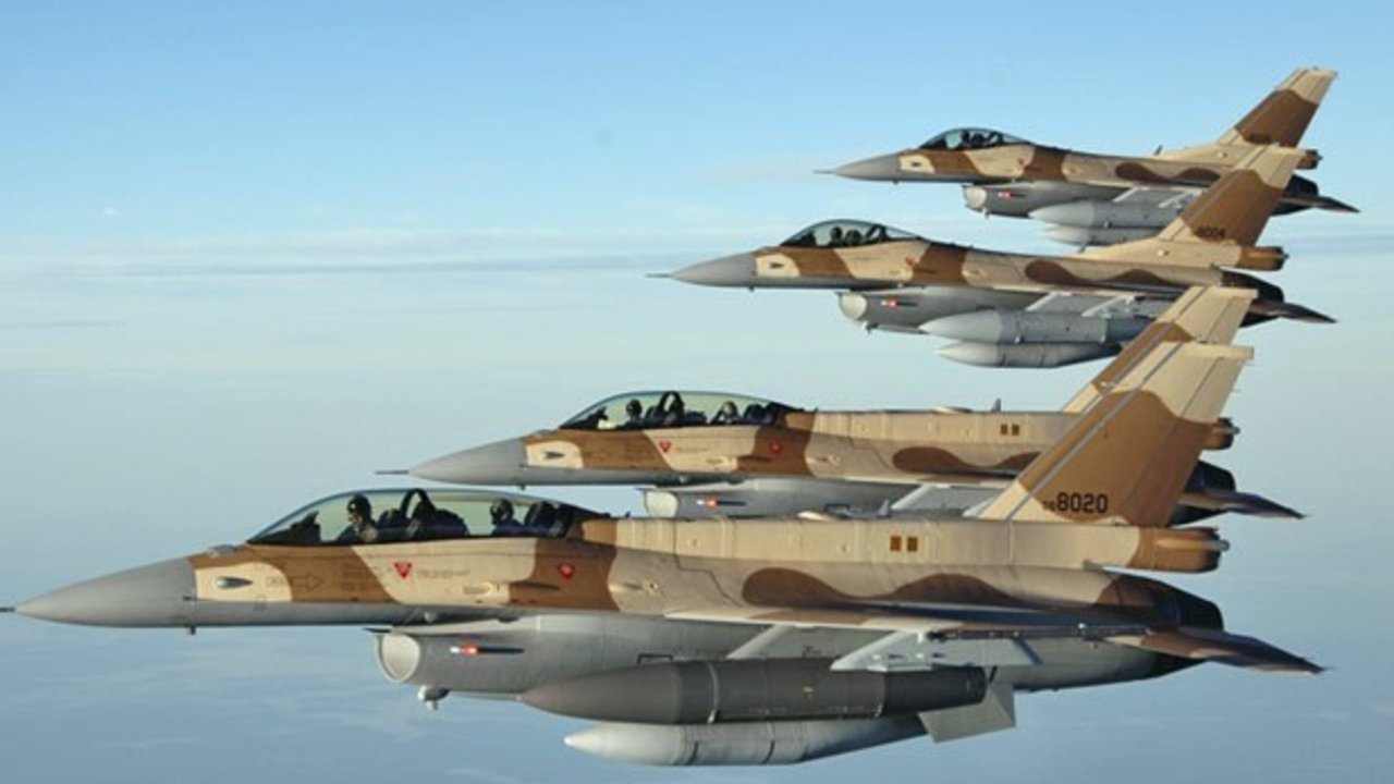 Cuatro F-16 de la Fuerza Aérea marroquí.
