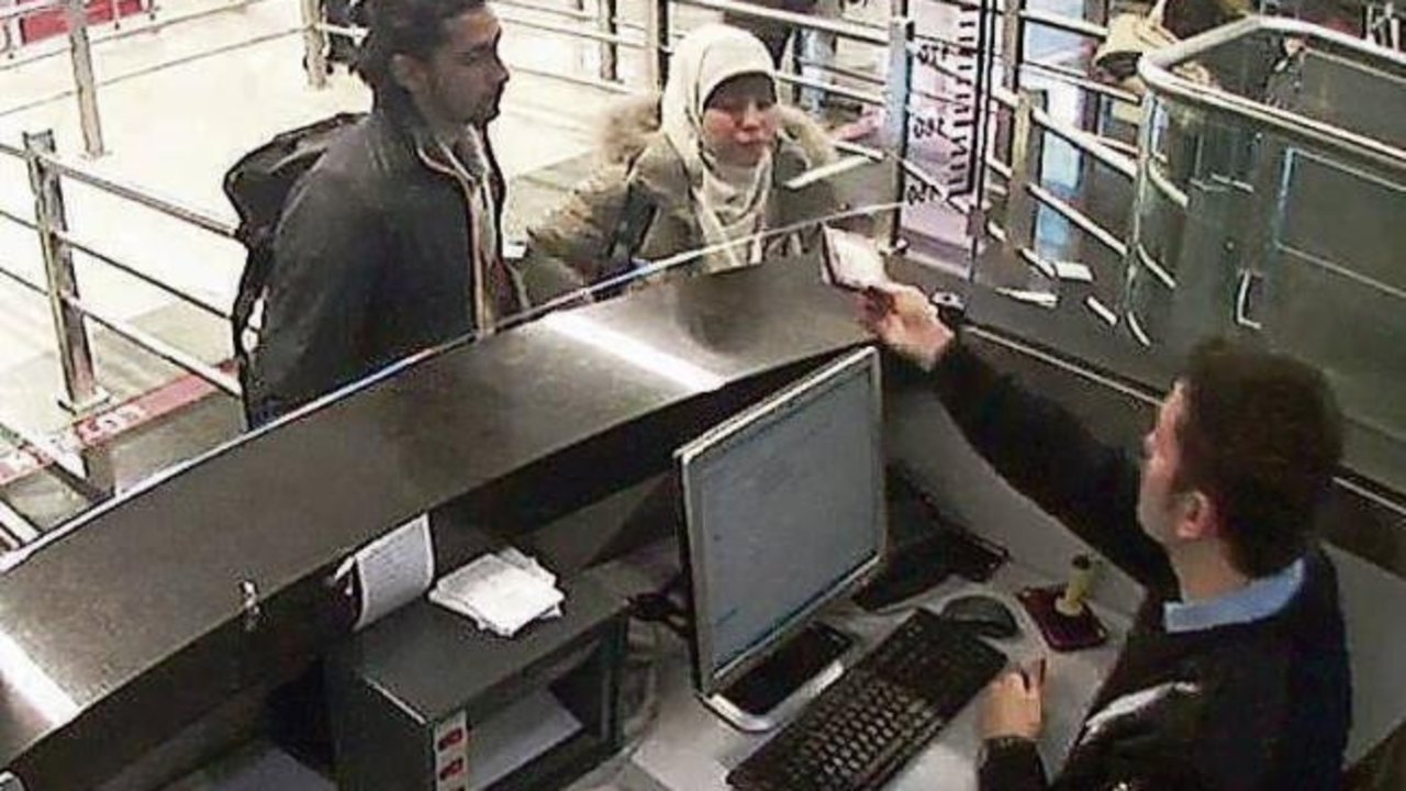Las cámaras de seguridad captaron a la pareja de Ahmed Coulibaly -uno de los terroristas de Charlie Hebdo- huyendo a Siria a través de Barajas.