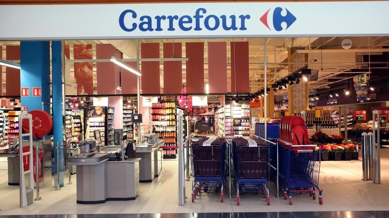 Carrefour cede a las presiones Díaz y se 'inventa' un pack productos baratos