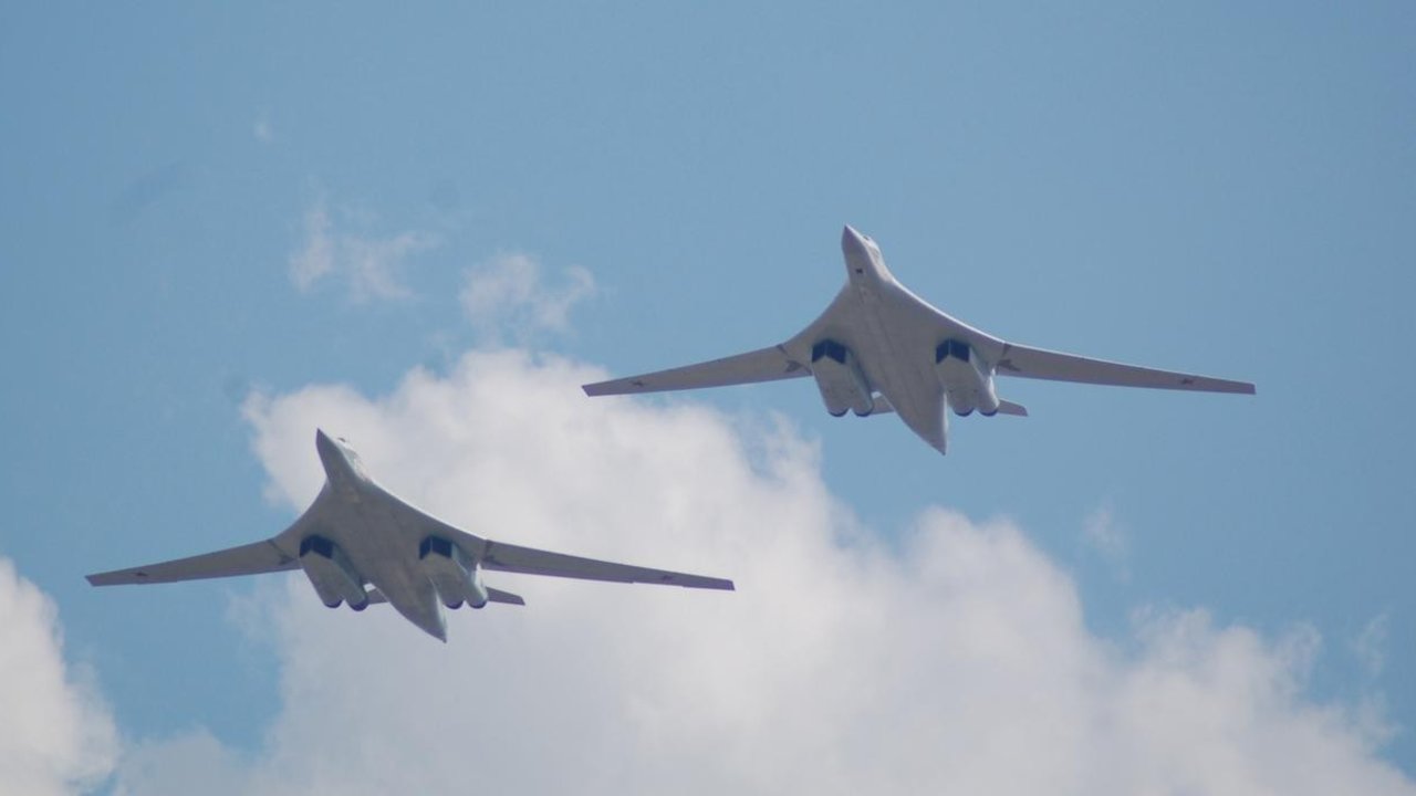 Dos Tu-160 rusos como los que sobrevolaron media Europa el pasado 22 de septiembre.
