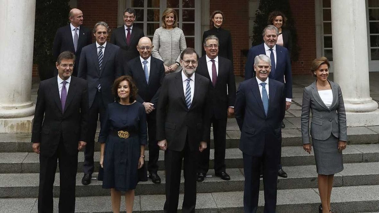 Rajoy posa con su nuevo Consejo de Ministros.
