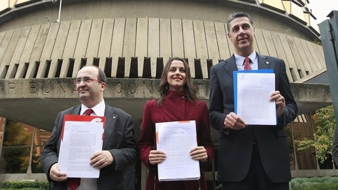 Miquel Iceta (PSC), Inés Arrimadas (Ciudadanos) y Xavier García Albiol (PP) ante el Tribunal Constitucional