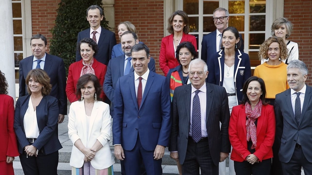 Pedro Sánchez y sus ministros, en octubre del pasado año.