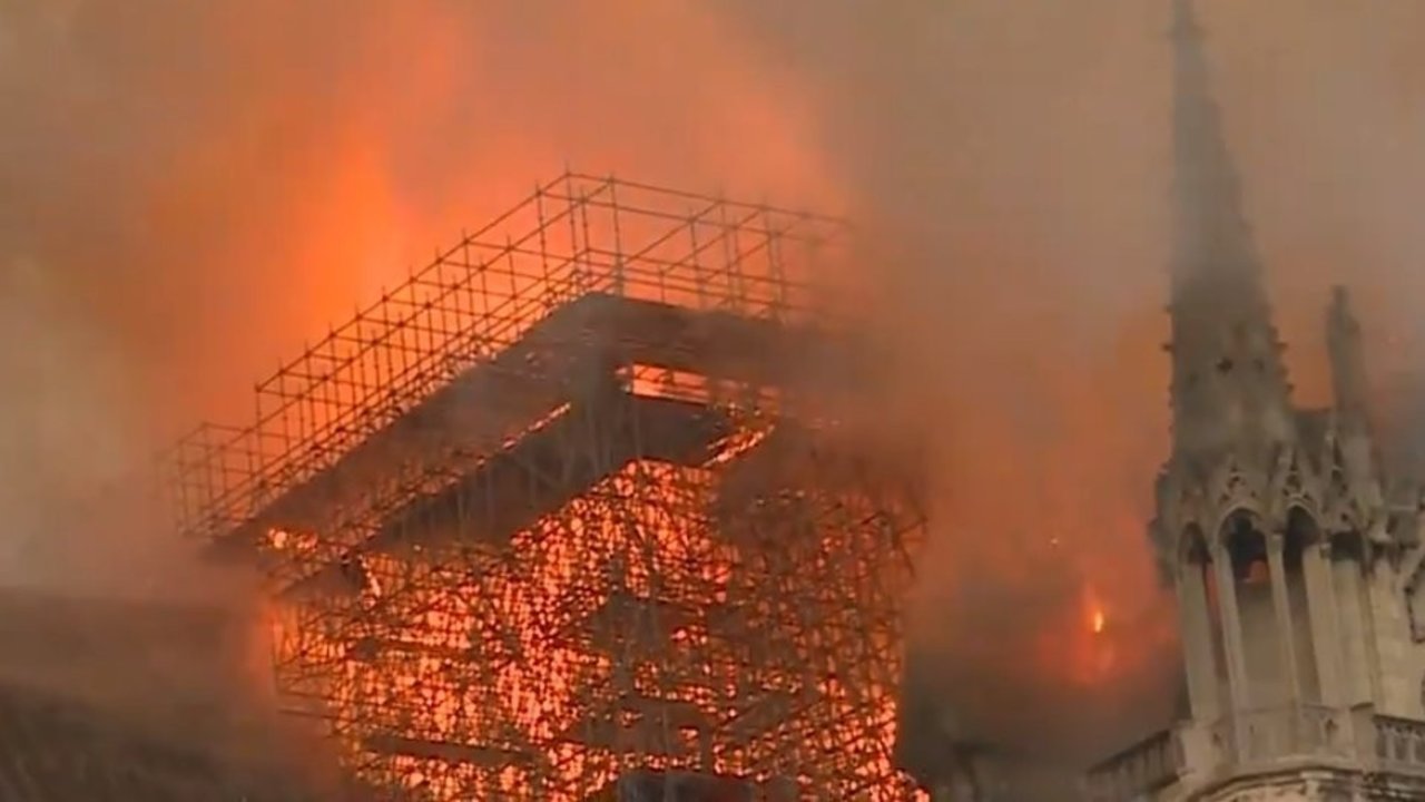 Incendio de la catedral de Notre Dame, en París.