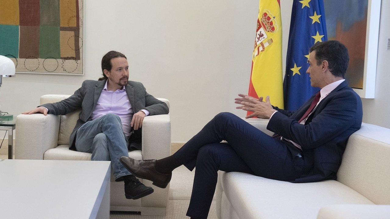 Pablo Iglesias y Pedro Sánchez, en el Palacio de la Moncloa.