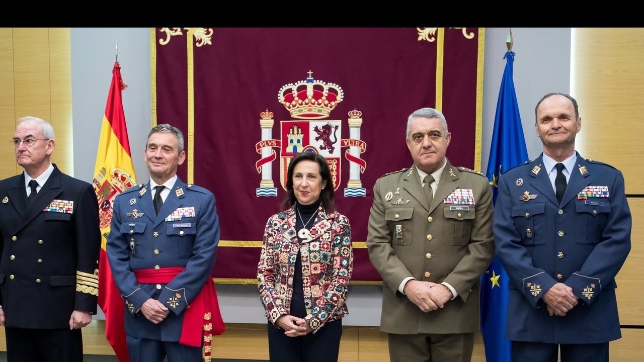 La ministra de Defensa, el JEMAD y los jefes de Estado Mayor de los tres ejércitos.