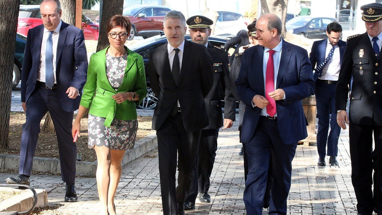 María Gámez y Fernando Grande-Marlaska en una visita a Málaga