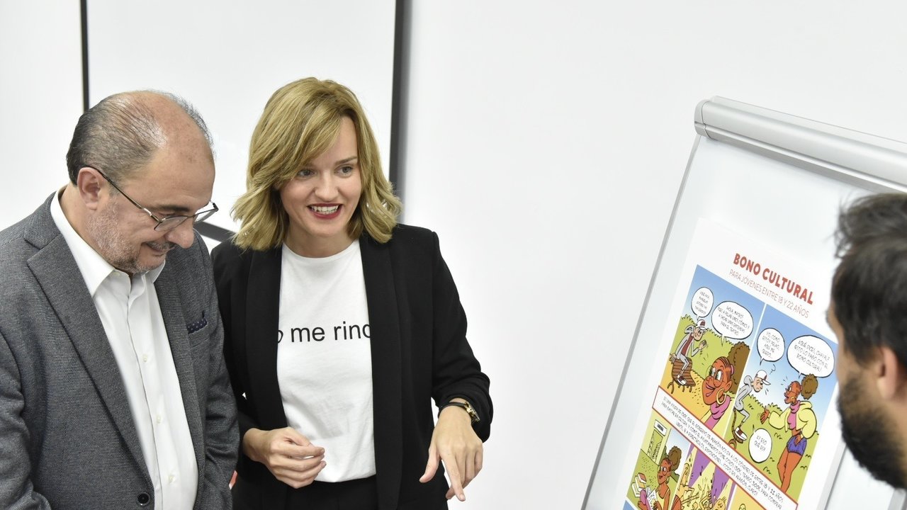 Javier Lambán y Pilar Alegría presentan en 2019 su propuesta de bono cultural para jóvenes.