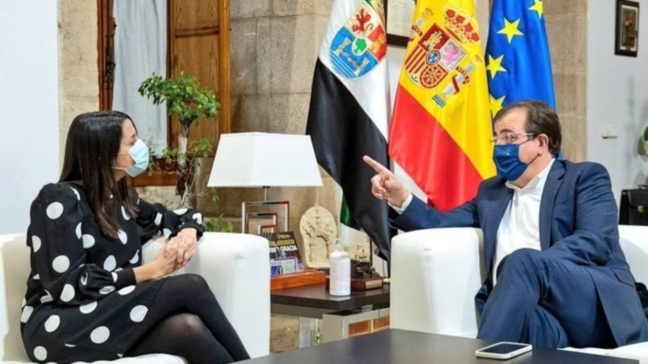 Extracto Sucio aceptable Inés Arrimadas traslada a Vara que "Extremadura es muy importante para  España&qu...