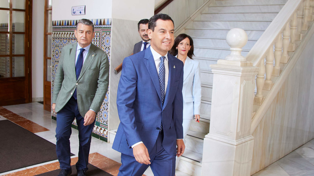 El presidente de la Junta de Andalucía, Juanma Moreno, durante el segundo día de la primera sesión parlamentario ordinaria de la XII Legislatura en el Parlamento de Andalucía, a 15 de septiembre de 2022 en Sevilla (Andalucía, España)


