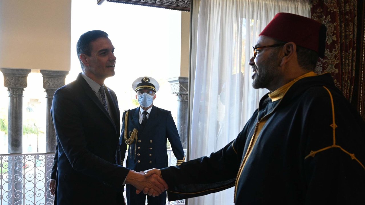 El presidente del Gobierno, Pedro Sánchez, durante su reunión con el Rey Mohamed VI en Rabat.