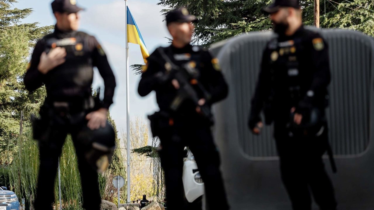 Acordonada por segunda vez la embajada de Ucrania en Madrid por un nuevo paquete sospechoso