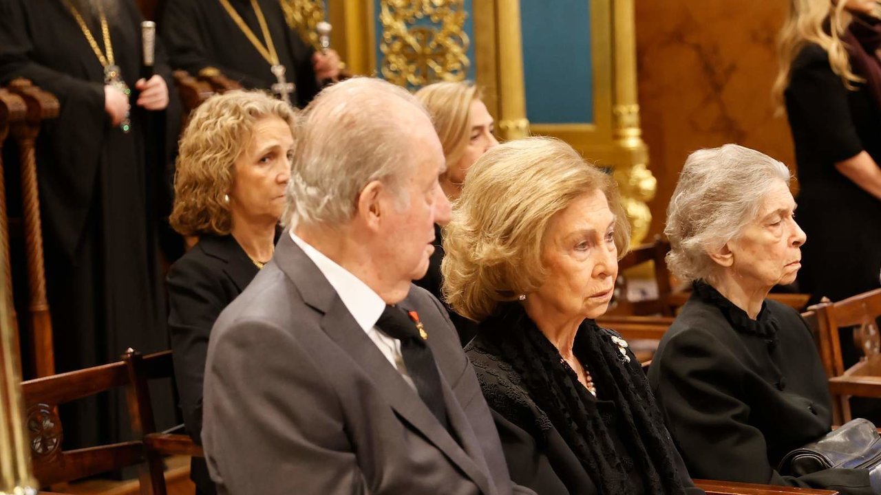 Juan Carlos I y doña Sofía, en el funeral por Constantino de Grecia.