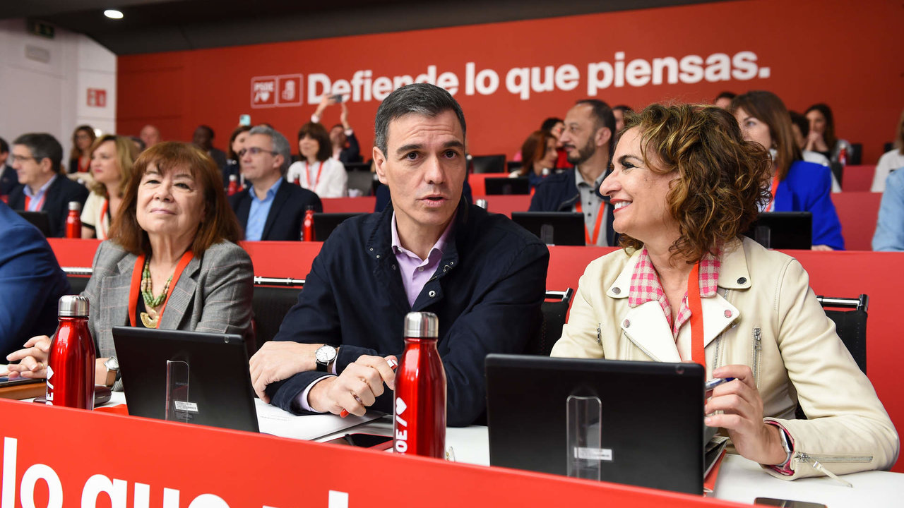 Pedro Sánchez y María Jesús Montero, juntos en la última reunión del Comité Federal del PSOE el 18 de marzo.