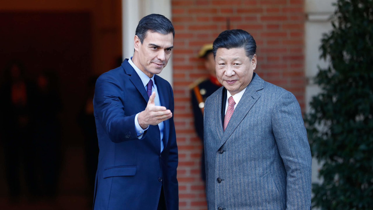 The President of the Spanish Government, Pedro Sanchez, receives the President of the Republic of China, Xi Jinping, at the Moncloa Palace, Madrid, Spain. November, 28th 2018.