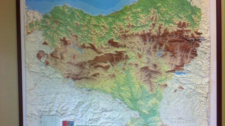 Mapa de Euskal Herria colgado en un centro de Formaci&oacute;n Profesional de Navarra.
