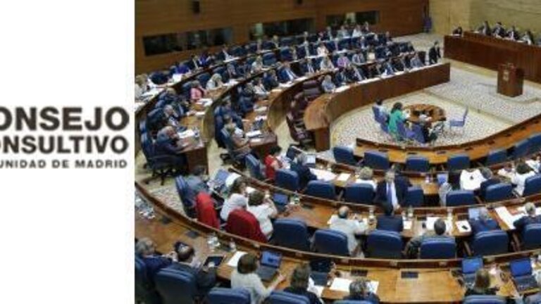Logo del Consejo Consultivo de la Comunidad de Madrid, y vista del pleno de la Asamblea.