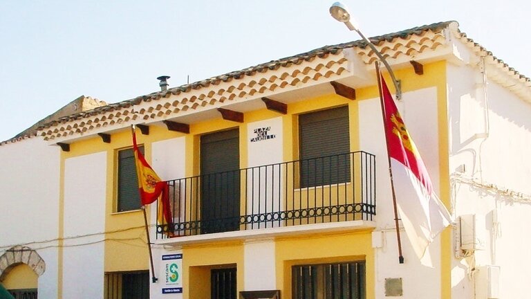 Ayuntamiento de Solera de Gabald&oacute;n (Cuenca), de s&oacute;lo 25 habitantes.