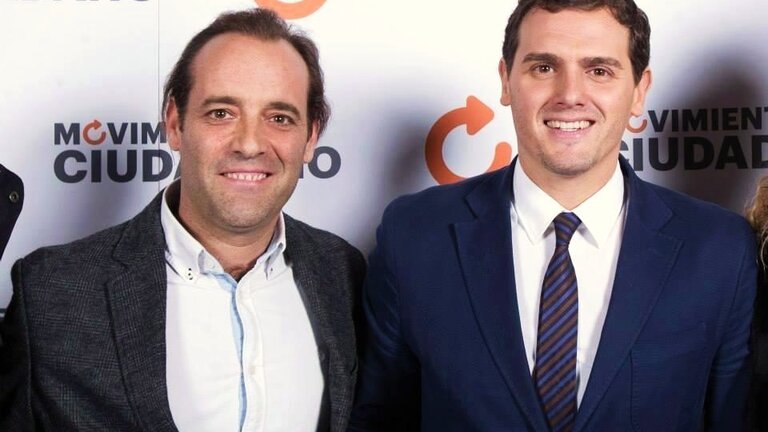 Juan Cass&aacute;, candidato de Ciudadanos a la alcald&iacute;a de M&aacute;laga, con Albert Rivera.
