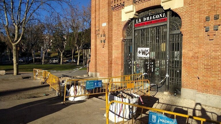 Centro okupa La Dragona, en el barrio de La Elipa (Madrid).