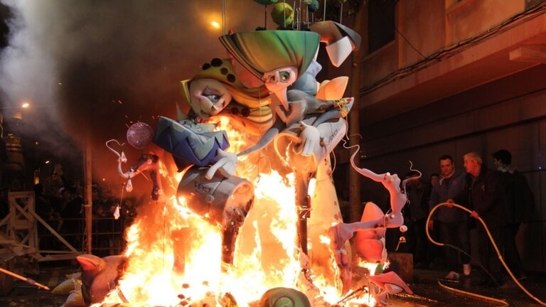 Crem&aacute; de una falla de Valencia.