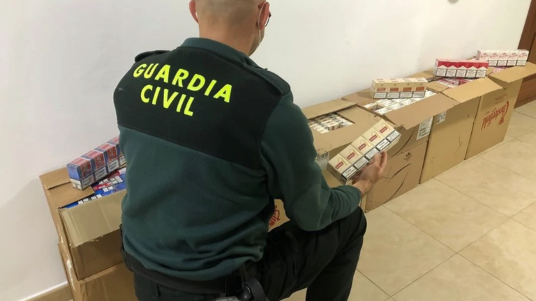 Intervenidas 17.400 cajetillas de tabaco de contrabando en tres operaciones con 2 detenidos en La L&iacute;nea.
