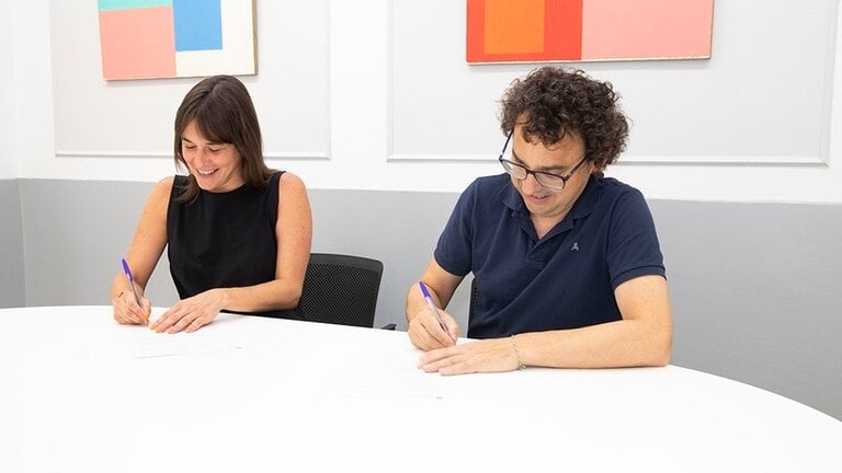 El concejal de Acci&oacute;n Social de Pamplona, Txema Maule&oacute;n, y la vicepresidenta tercera y consejera de Vivienda, Juventud y Pol&iacute;ticas Migratorias del Gobierno de Navarra, Bego&ntilde;a Alfaro. CRISTINA N&Uacute;&Ntilde;EZ BAQUEDANO/EUROPA PRESS.