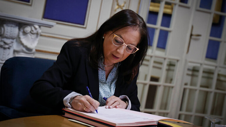 La presidenta de les Cortes Valencianas, Llanos Mass&oacute;.