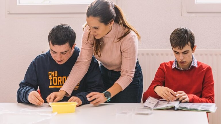 Alumnado con autismo. EUROPA PRESS.