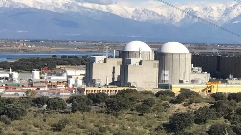 Vista de la central nuclear de Almaraz (C&aacute;ceres). Foto: Europa Press.