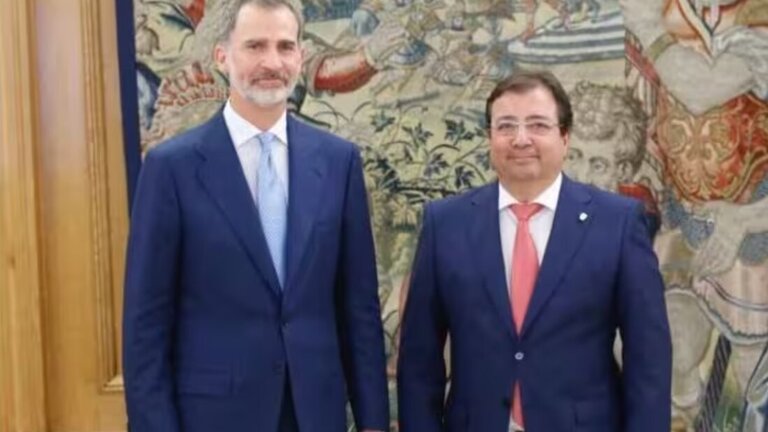 El rey Felipe VI recibe a Guillermo Fern&aacute;ndez Vara. Casa Real. Foto de Archivo.