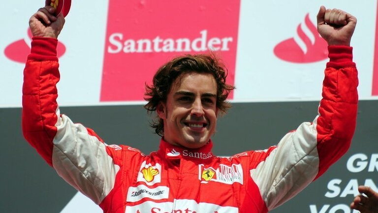 Fernando Alonso, en el podio.