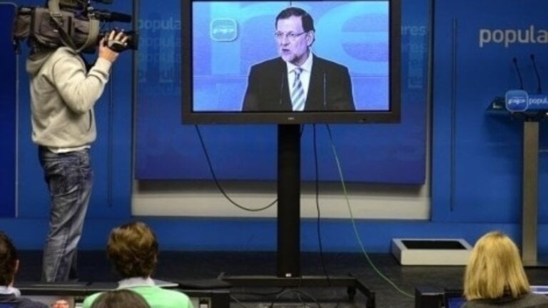 Rajoy en una comparencia a trav&eacute;s de televisi&oacute;n en la sede del PP.