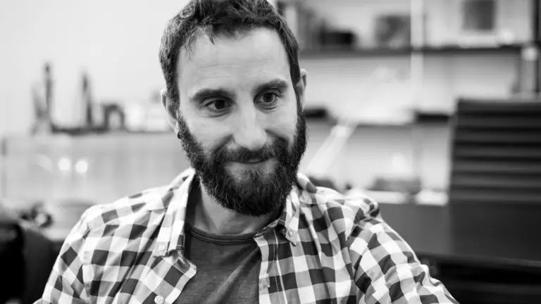 Campechano, simpático, genial. Rovira es uno más que quiere que le dejen ser uno más.