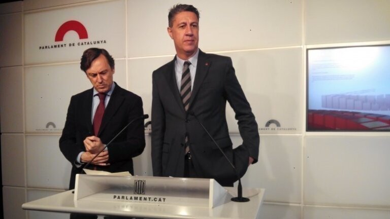 Rafael Hernando y Xavier Garc&iacute;a-Albiol.