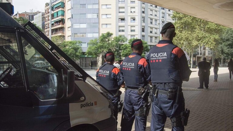 Agentes de los Mossos d'Esquadra.