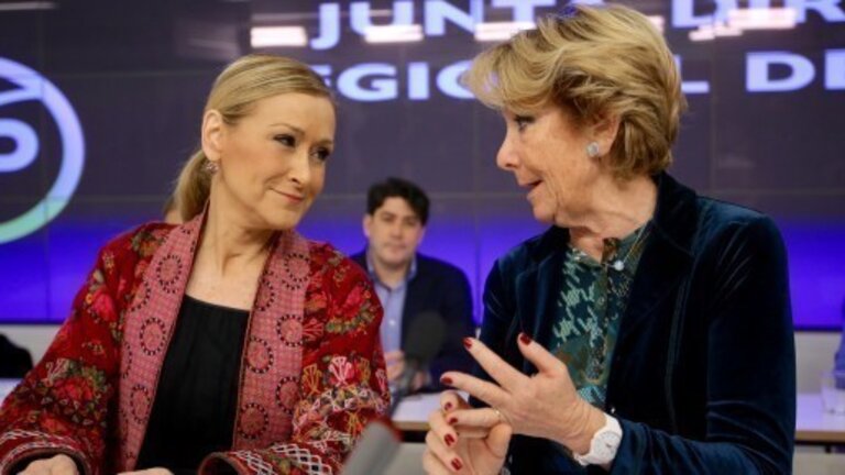 Cristina Cifuentes y Esperanza Aguirre.