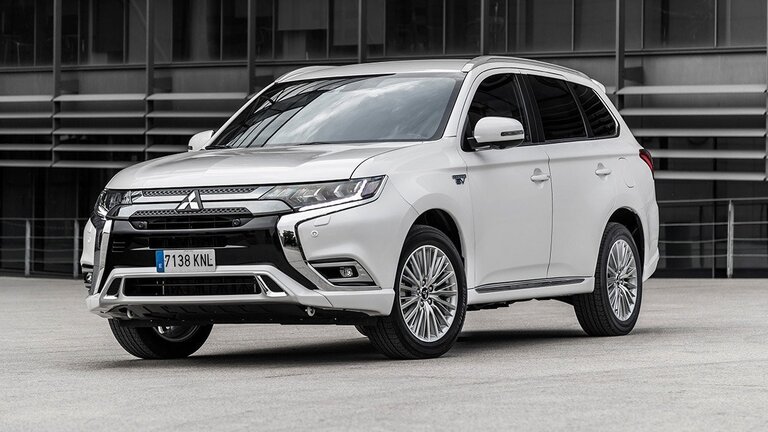 Mitsubishi Outlander PHEV: detalle frontal.