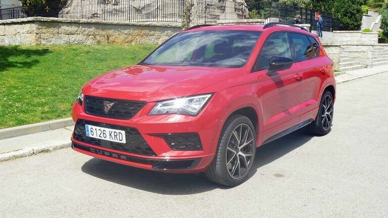Cupra Ateca en vista latero-frontal