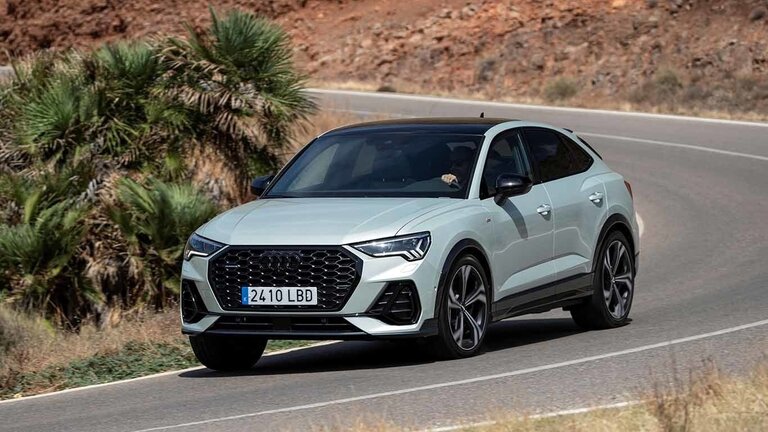 El nuevo Audi Q3 Sportback tomando una curva a derecha