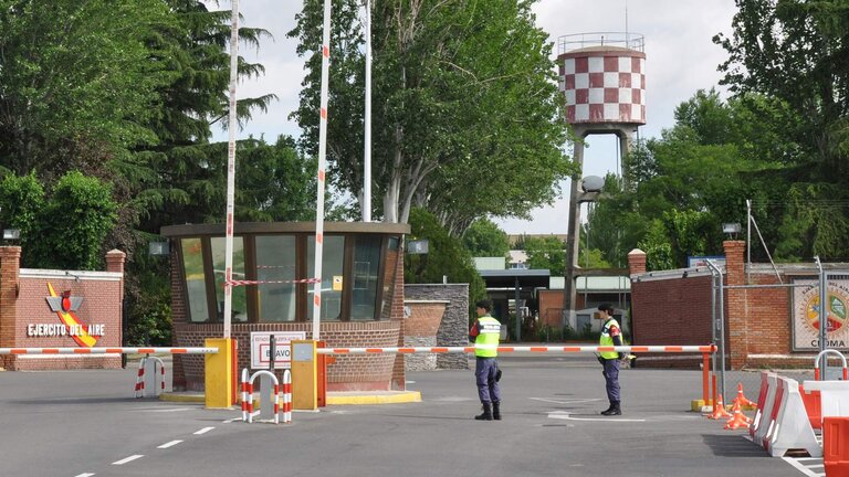 Entrada al Acuartelamiento A&eacute;reo de Getafe.