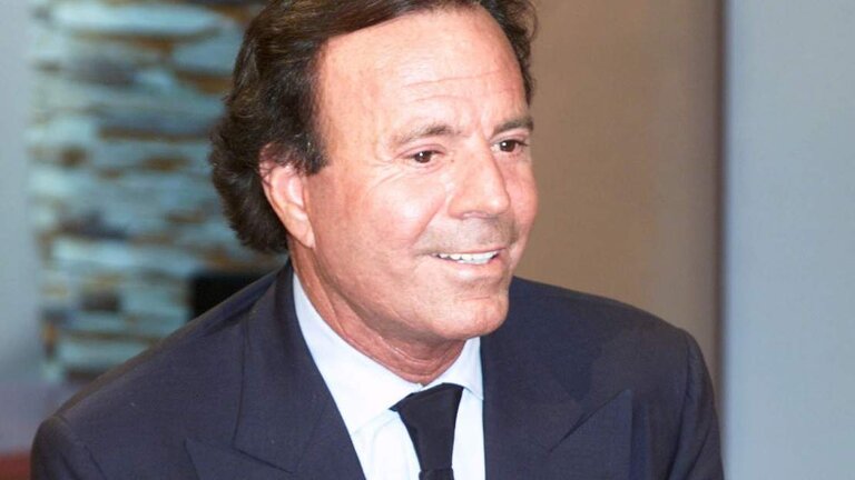 Silencio de Netflix sobre la serie de Julio Iglesias.