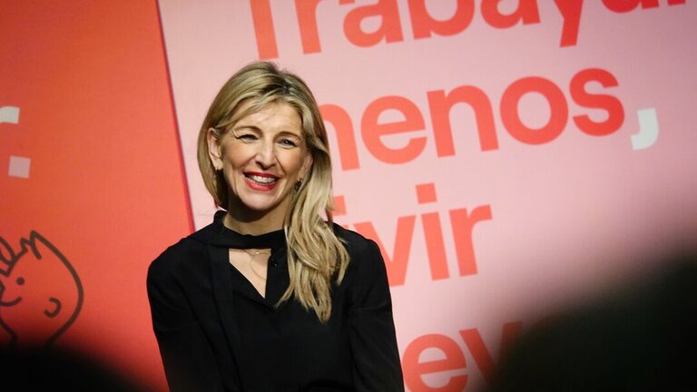 La vicepresidenta segunda y ministra de Trabajo y Econom&iacute;a Social, Yolanda D&iacute;az, durante un acto por la reducci&oacute;n de la jornada laboral, en el Centro Municipal El Coto, a 30 de enero de 2025, en Gij&oacute;n, Asturias.