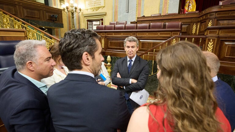 l presidente del Partido Popular, Alberto N&uacute;&ntilde;ez Feij&oacute;o, durante una sesi&oacute;n plenaria en el Congreso de los Diputados, a 12 de junio de 2025, en Madrid (Espa&ntilde;a). (Jes&uacute;s Hell&iacute;n / Europa Press)