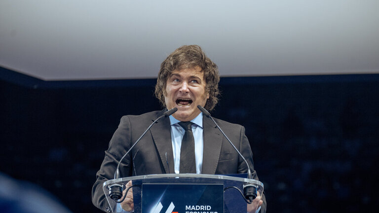 El presidente de Argentina, Javier Milei, interviene durante la &uacute;ltima jornada del Madrid Economic Forum, en el Palacio de Vistalegre, a 8 de junio de 2025. (Foto: Gabriel Luengas / Europa Press)