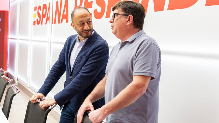 El secretario de Pol&iacute;tica Institucional y Formaci&oacute;n del PSOE, Alfonso Rodr&iacute;guez G&oacute;mez de Celis y el secretario de Acci&oacute;n Electoral y An&aacute;lisis Francisco Salazar el pasado 26 de mayo. (Eva Ercolanese/PSOE / Europa Press).