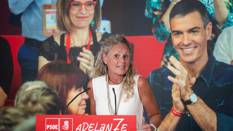 La portavoz del PSOE, Montse M&iacute;nguez, durante una rueda de prensa posterior a la reuni&oacute;n de la CEF-PSOE en la sede de Ferraz, a 7 de julio de 2025, en Madrid. (Alejandro Mart&iacute;nez V&eacute;lez / Europa Press)